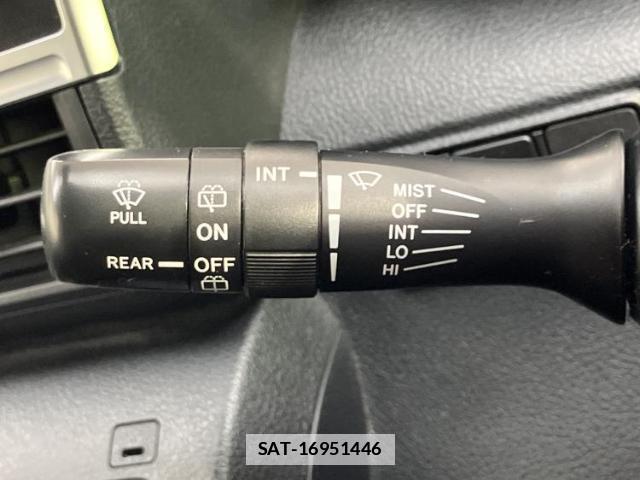Toyota SIENTA 2018-11 7821187-16
