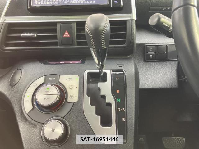 Toyota SIENTA 2018-11 7821187-17
