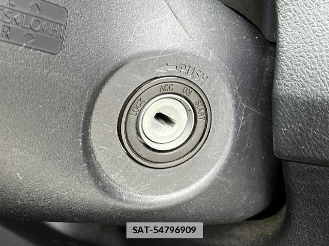Toyota SIENTA 2021-12 7821471-17