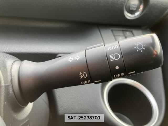 Toyota SIENTA 2018-03 7821577-15