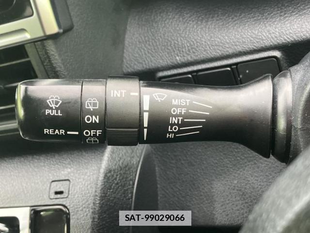 Toyota SIENTA 2021-06 7821770-14
