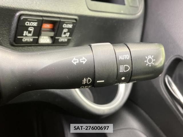 Toyota SIENTA 2015-11 7822097-15
