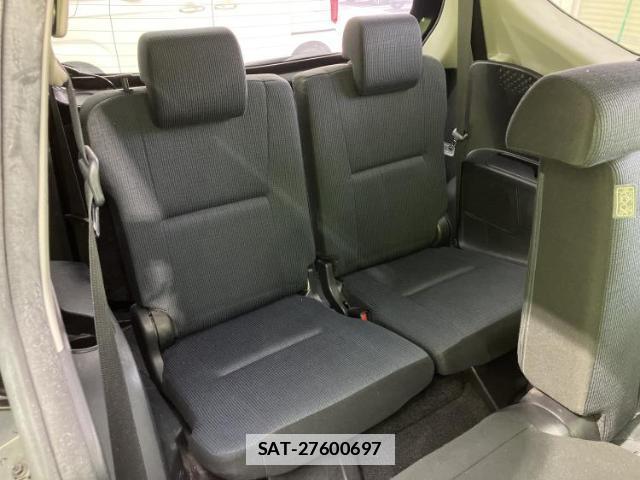 Toyota SIENTA 2015-11 7822097-5