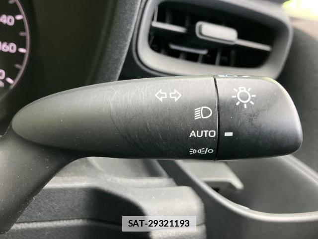 Toyota SIENTA 2023-02 7822418-15