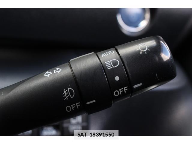 Toyota SIENTA 2016-09 7822880-18