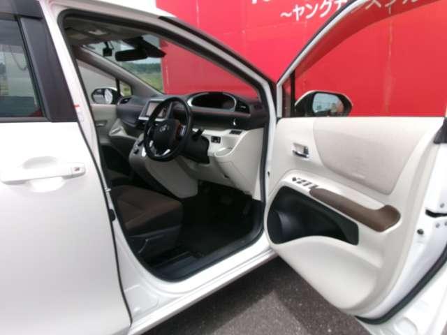 Toyota SIENTA 2017-12 7823313-11