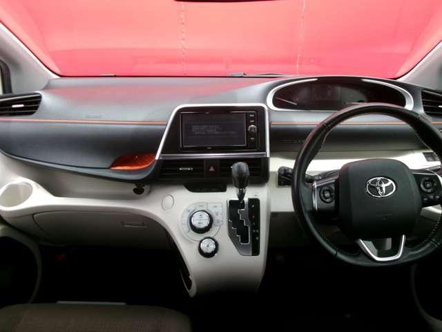 Toyota SIENTA 2017-12 7823313-12