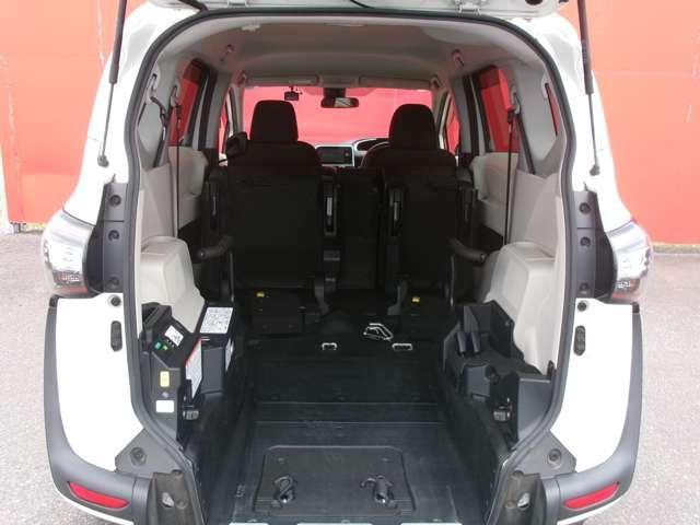 Toyota SIENTA 2017-12 7823313-9