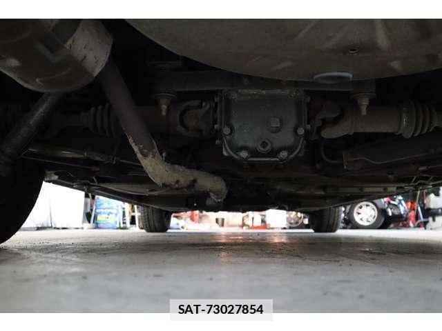 Nissan SKYLINE 1973-07 7817018-5