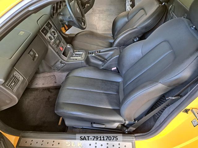 Mercedes Benz SLK 2000-12 7813683-14