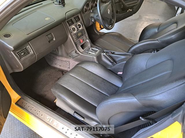 Mercedes Benz SLK 2000-12 7813683-15