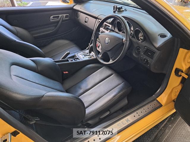 Mercedes Benz SLK 2000-12 7813683-2