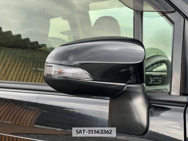Toyota SPADE 2013-09 7813833-11