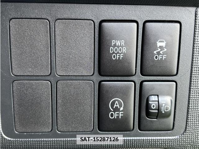 Toyota SPADE 2017-06 7819904-10