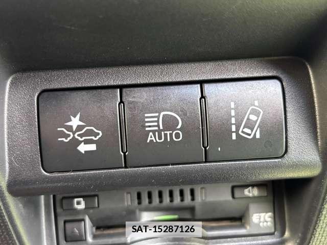 Toyota SPADE 2017-06 7819904-6