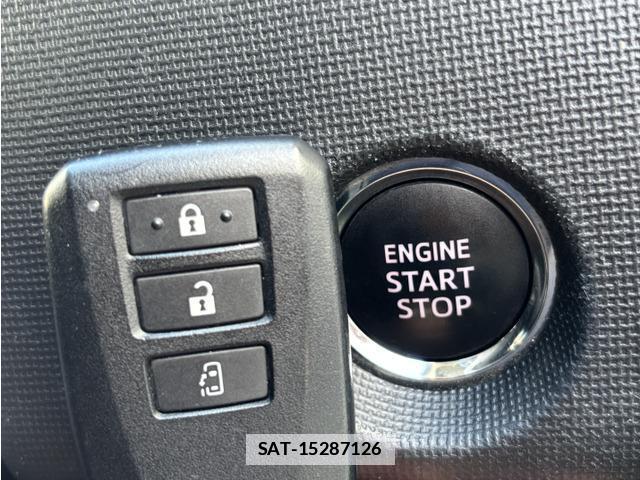 Toyota SPADE 2017-06 7819904-7
