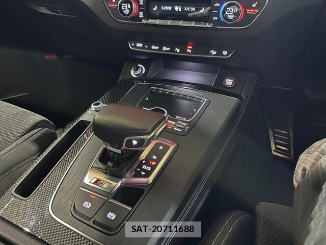 Audi SQ5 2018-02 7814121-10