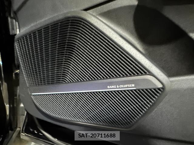 Audi SQ5 2018-02 7814121-17