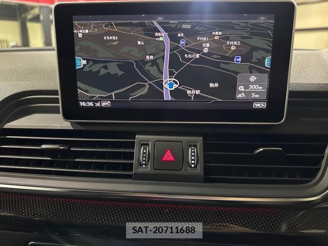 Audi SQ5 2018-02 7814121-3