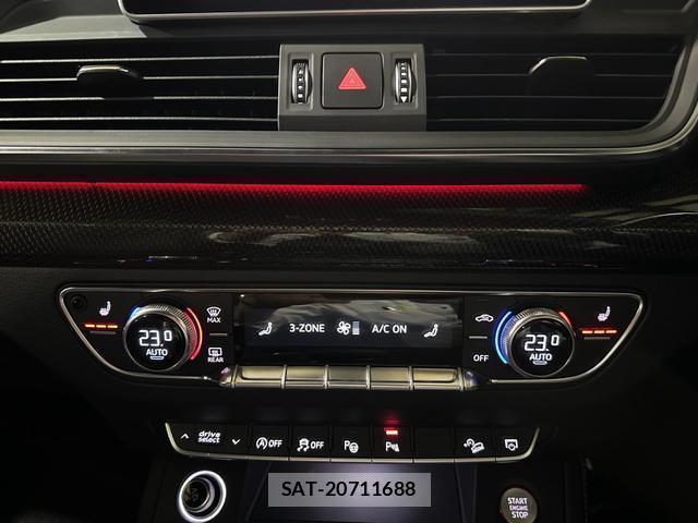 Audi SQ5 2018-02 7814121-9
