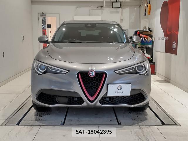 ALFA ROMEO STELVIO 2019-06 7812195-1