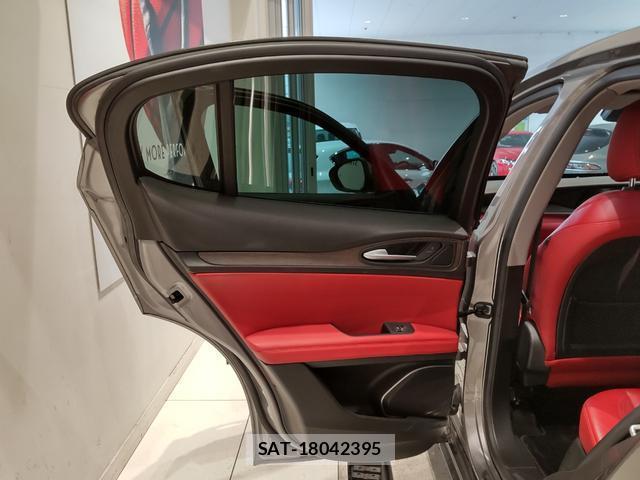 ALFA ROMEO STELVIO 2019-06 7812195-10