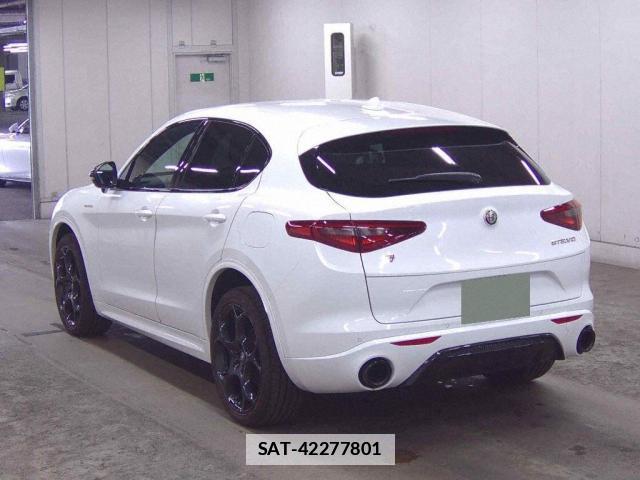 ALFA ROMEO STELVIO 2023-01 7815117-3