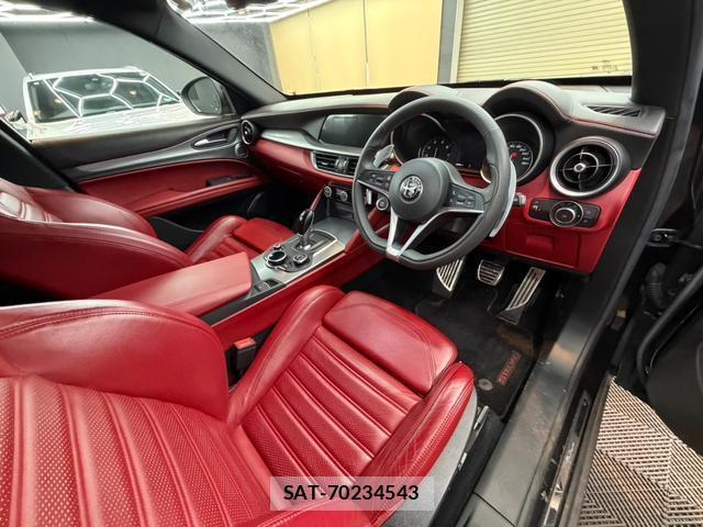 ALFA ROMEO STELVIO 2018-11 7816883-1