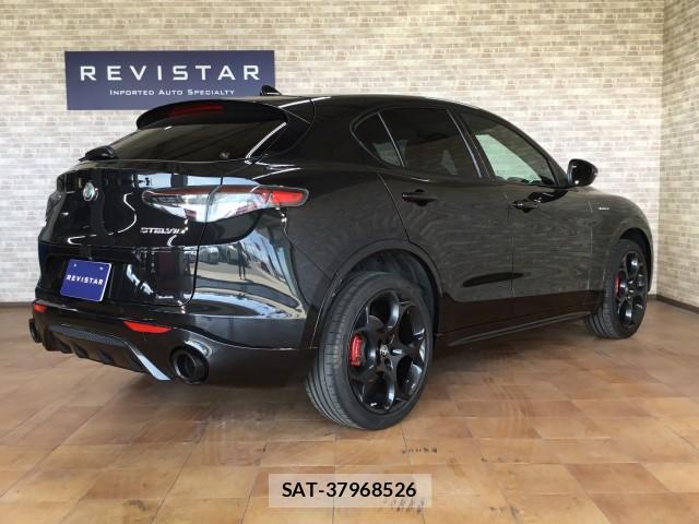 ALFA ROMEO STELVIO 2023-05 7817859-1
