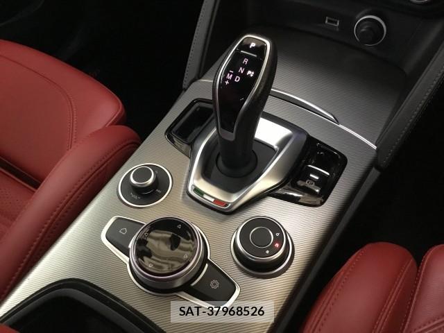 ALFA ROMEO STELVIO 2023-05 7817859-15
