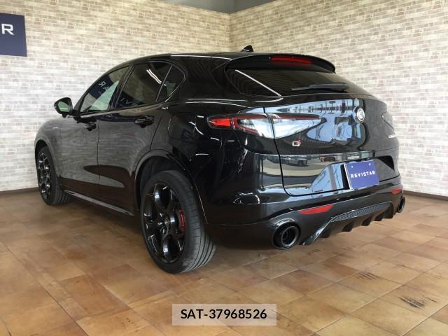 ALFA ROMEO STELVIO 2023-05 7817859-5
