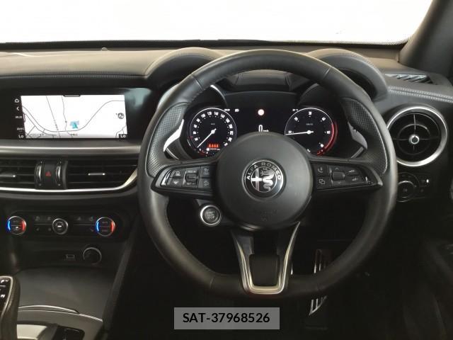 ALFA ROMEO STELVIO 2023-05 7817859-8