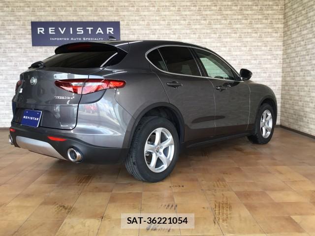 ALFA ROMEO STELVIO 2021-09 7817864-1