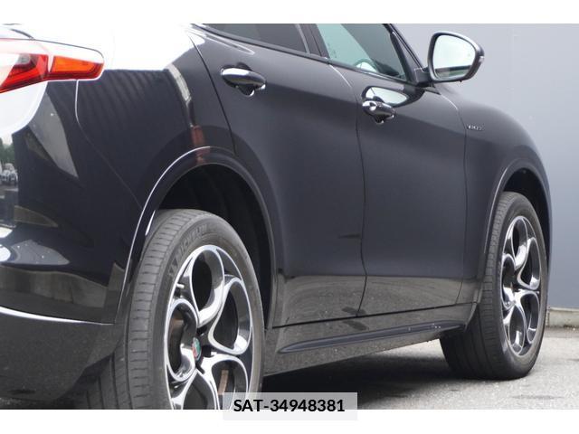 ALFA ROMEO STELVIO 2021-06 7820597-9