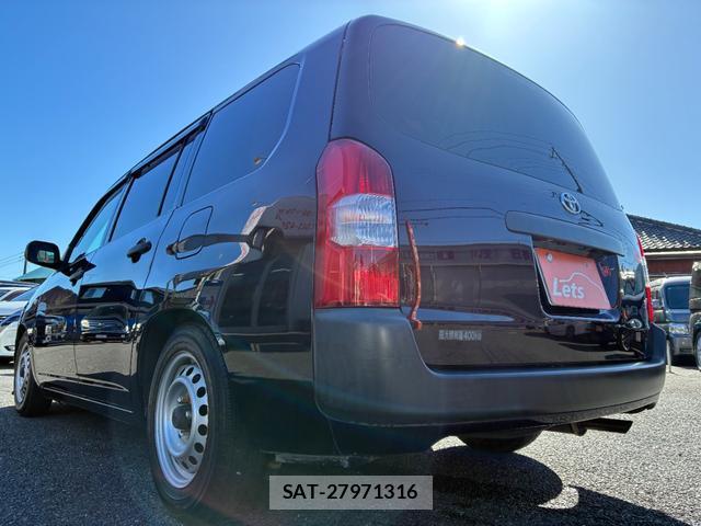 Toyota SUCCEED 2017-06 7811832-12