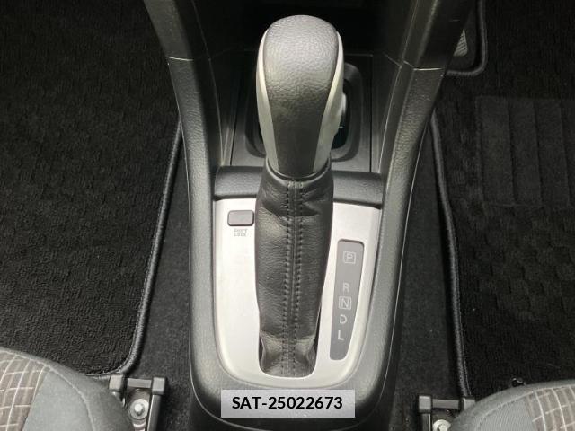 Suzuki SWIFT 2015-02 7816391-14