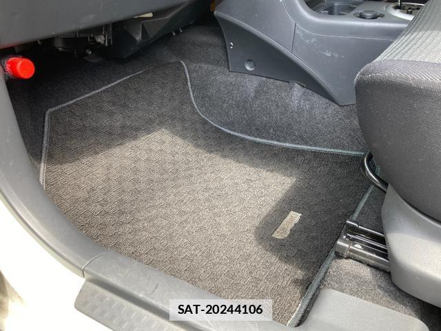 Suzuki SWIFT 2010-06 7820098-17
