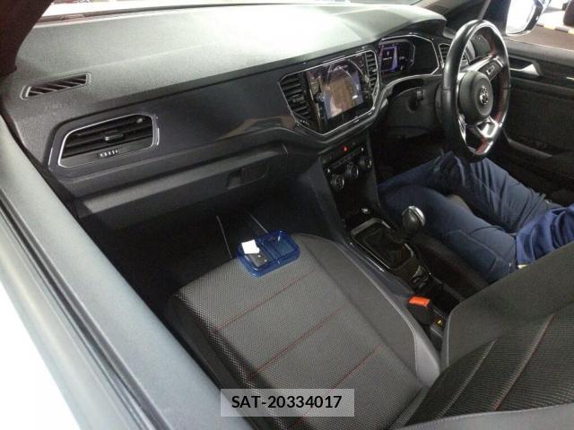 VolksWagen T-ROC 2020-10 7811778-2