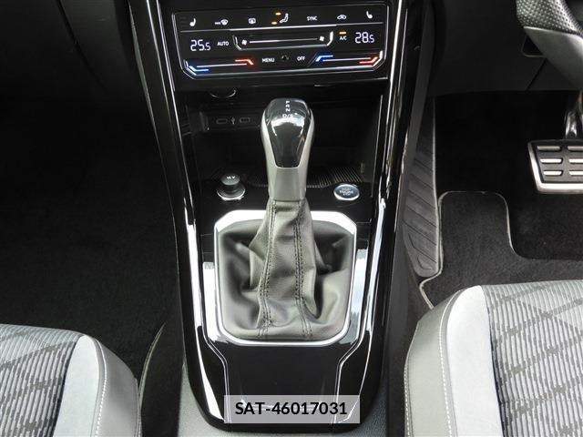 VolksWagen T-ROC 2023-03 7814327-17