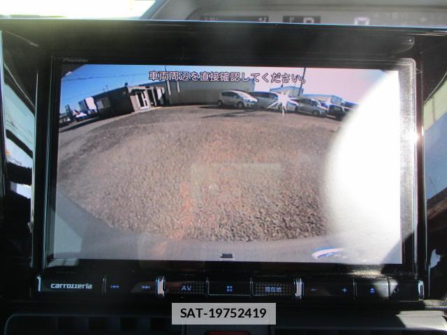 Daihatsu TANTO 2022-05 7811958-4