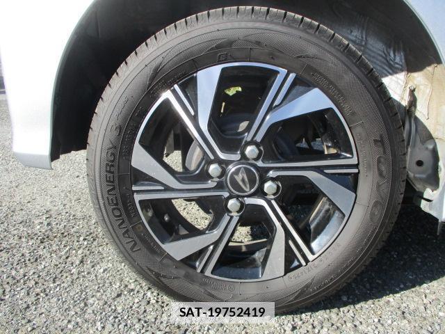 Daihatsu TANTO 2022-05 7811958-8
