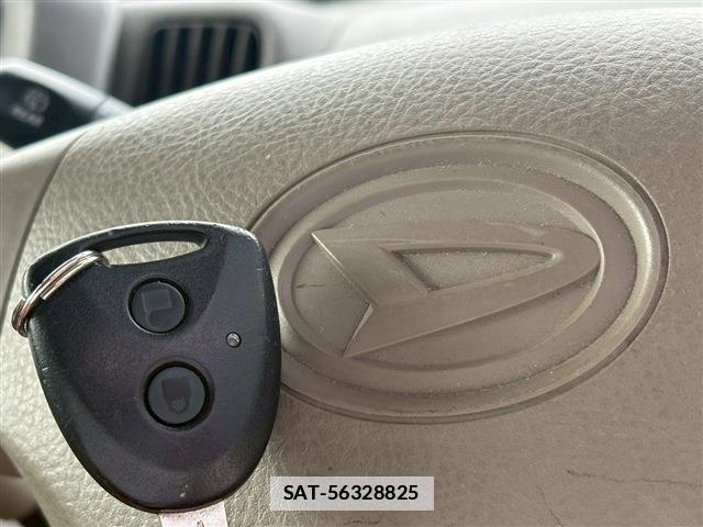 Daihatsu TANTO 2011-01 7815422-8