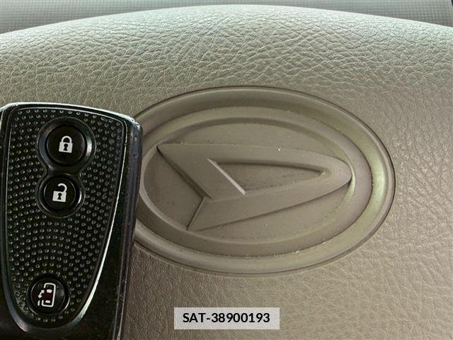 Daihatsu TANTO 2012-02 7815423-8
