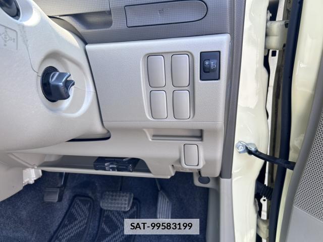 Daihatsu TANTO 2012-01 7817288-11