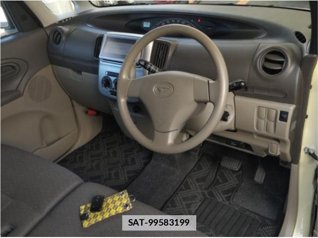 Daihatsu TANTO 2012-01 7817288-2