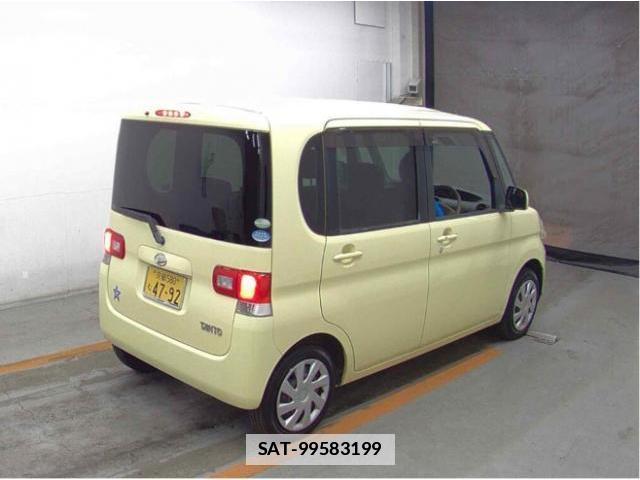 Daihatsu TANTO 2012-01 7817288-4