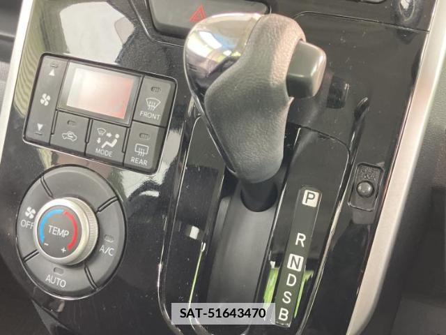 Daihatsu TANTO 2013-11 7821204-17