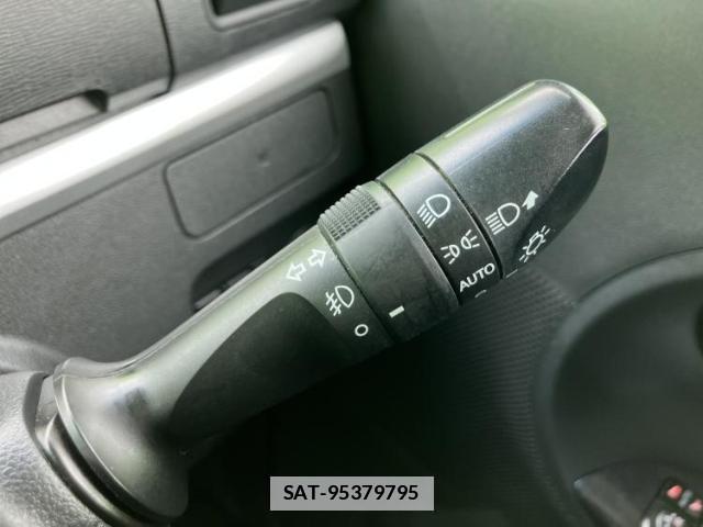 Daihatsu TANTO 2018-01 7821868-14