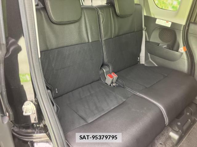 Daihatsu TANTO 2018-01 7821868-4