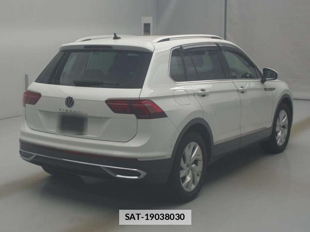 VolksWagen TIGUAN 2021-06 7811706-6